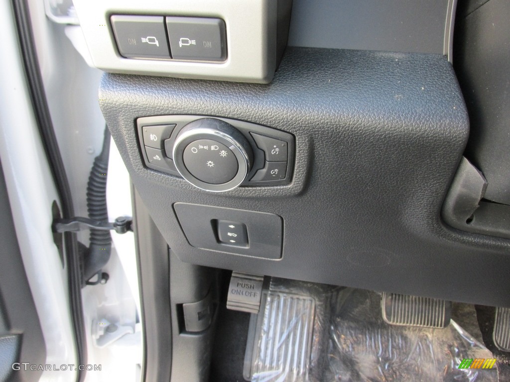 2016 F150 Lariat SuperCrew 4x4 - White Platinum / Black photo #36
