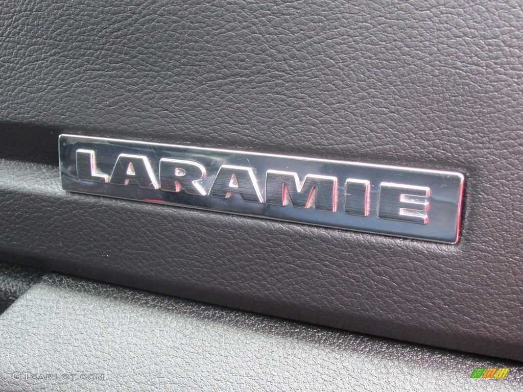 2015 2500 Laramie Crew Cab 4x4 - Bright Silver Metallic / Black photo #40