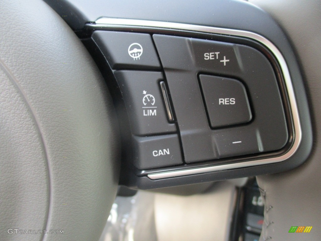 2017 Jaguar XE 25t Controls Photos