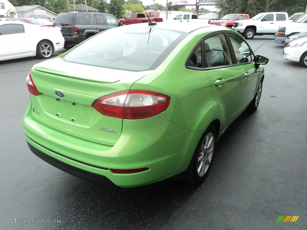 2015 Fiesta SE Sedan - Green Envy / Charcoal Black photo #4