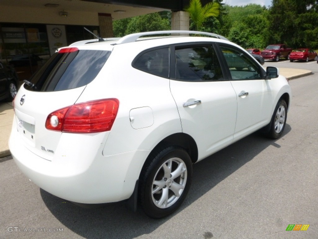 2010 Rogue SL AWD - Phantom White / Black photo #2