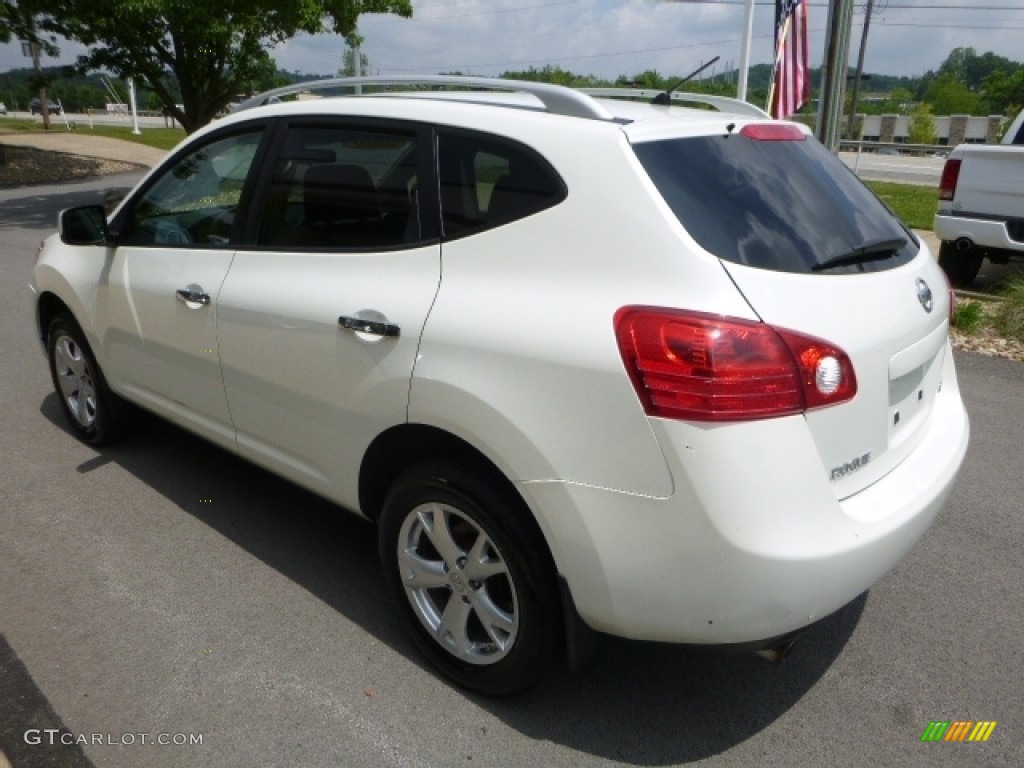 2010 Rogue SL AWD - Phantom White / Black photo #11