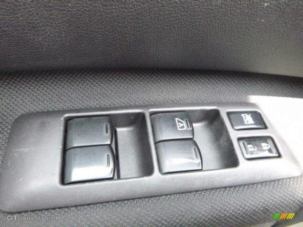 2010 Rogue SL AWD - Phantom White / Black photo #19