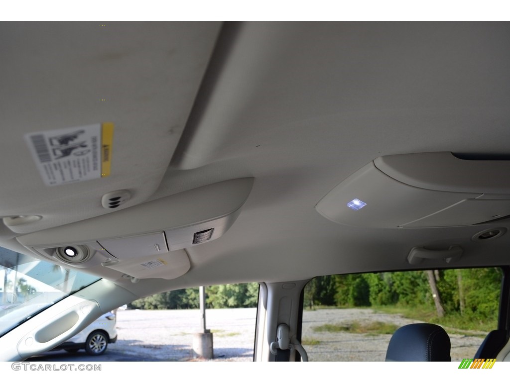 2010 Town & Country Touring - Dark Titanium Metallic / Dark Slate Gray/Light Shale photo #12