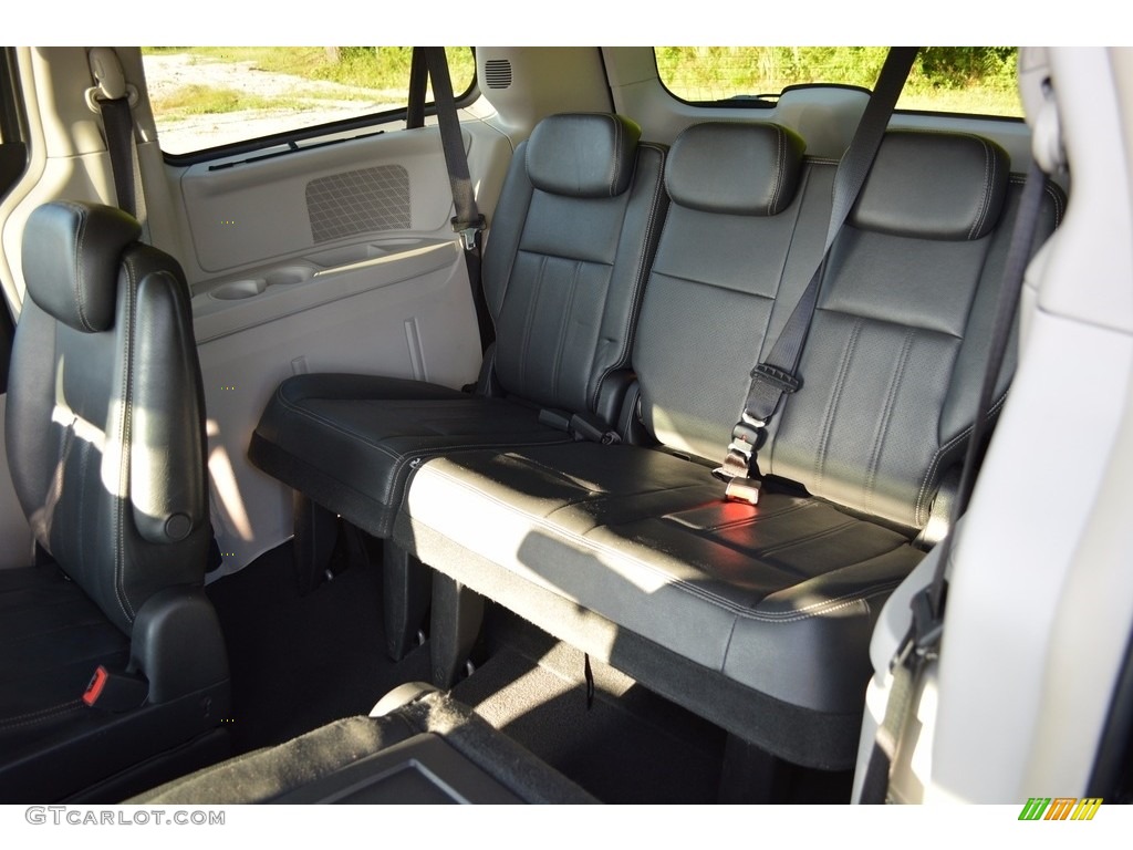 2010 Town & Country Touring - Dark Titanium Metallic / Dark Slate Gray/Light Shale photo #27