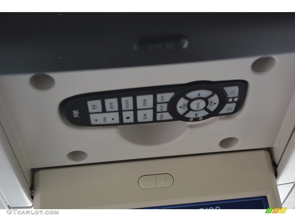 2010 Town & Country Touring - Dark Titanium Metallic / Dark Slate Gray/Light Shale photo #34