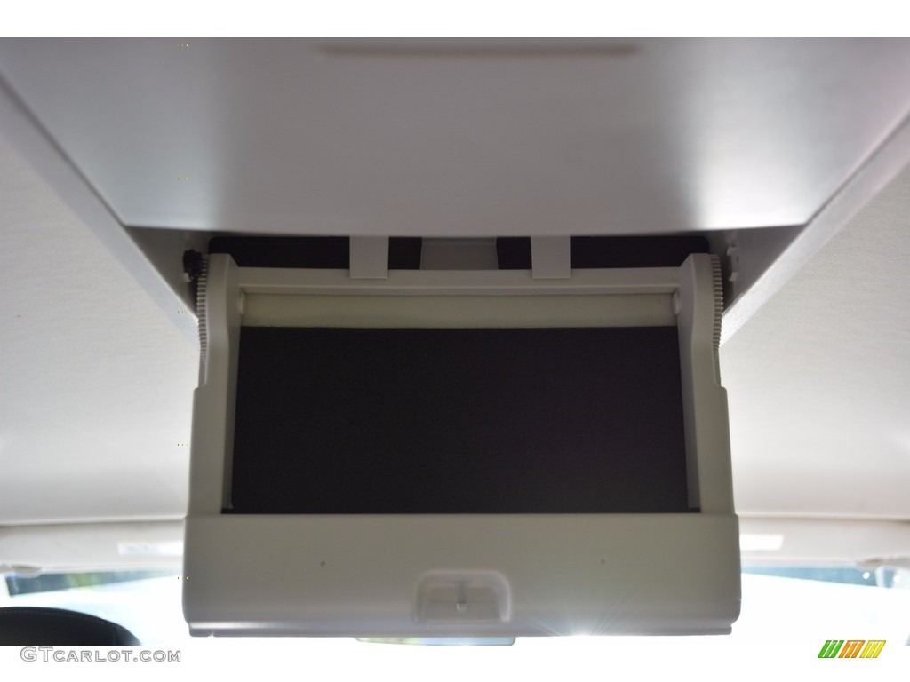 2010 Town & Country Touring - Dark Titanium Metallic / Dark Slate Gray/Light Shale photo #40