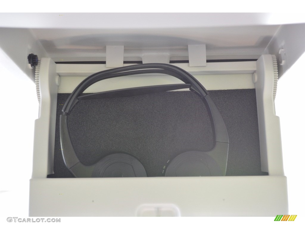 2010 Town & Country Touring - Dark Titanium Metallic / Dark Slate Gray/Light Shale photo #41