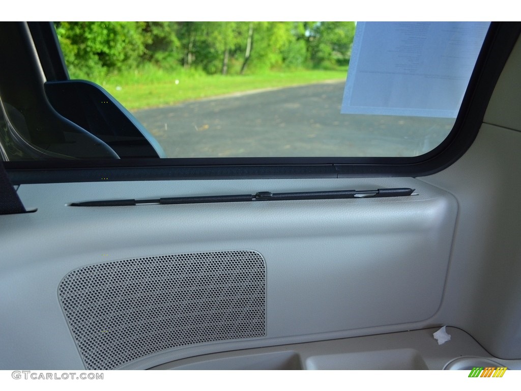 2010 Town & Country Touring - Dark Titanium Metallic / Dark Slate Gray/Light Shale photo #42