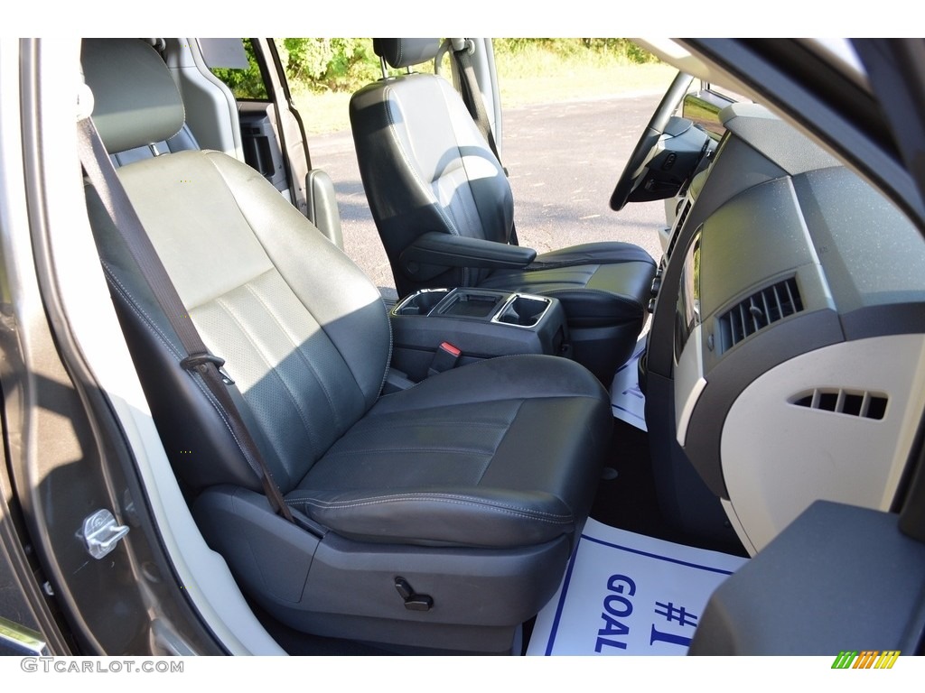 2010 Town & Country Touring - Dark Titanium Metallic / Dark Slate Gray/Light Shale photo #54