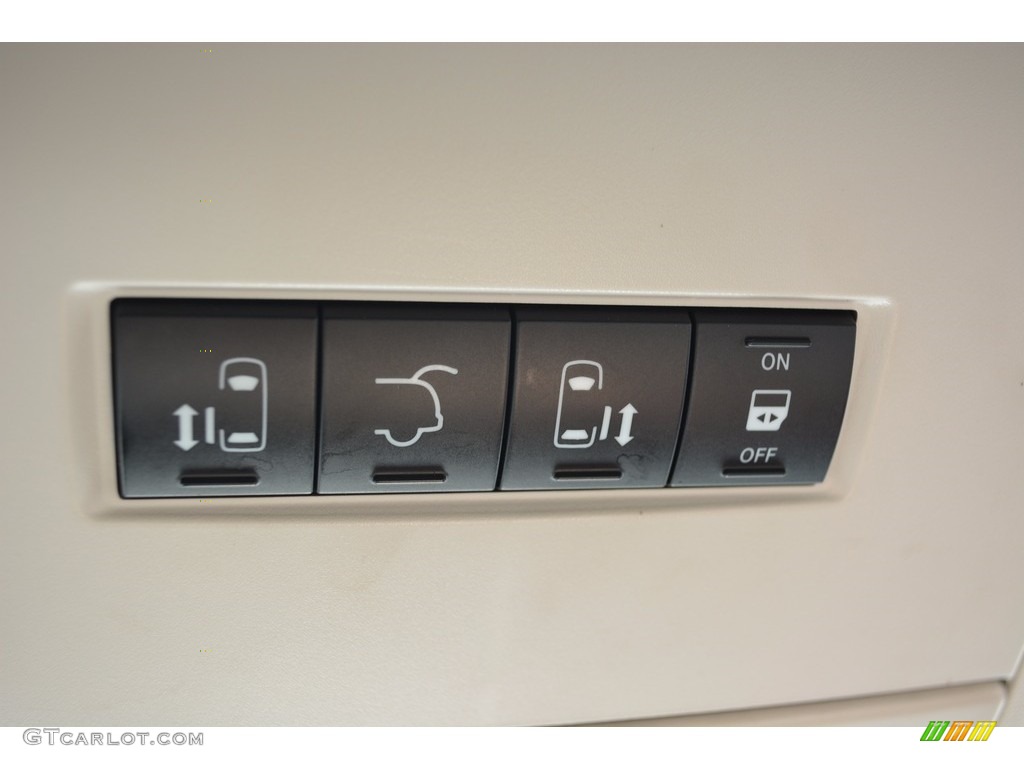 2010 Town & Country Touring - Dark Titanium Metallic / Dark Slate Gray/Light Shale photo #74