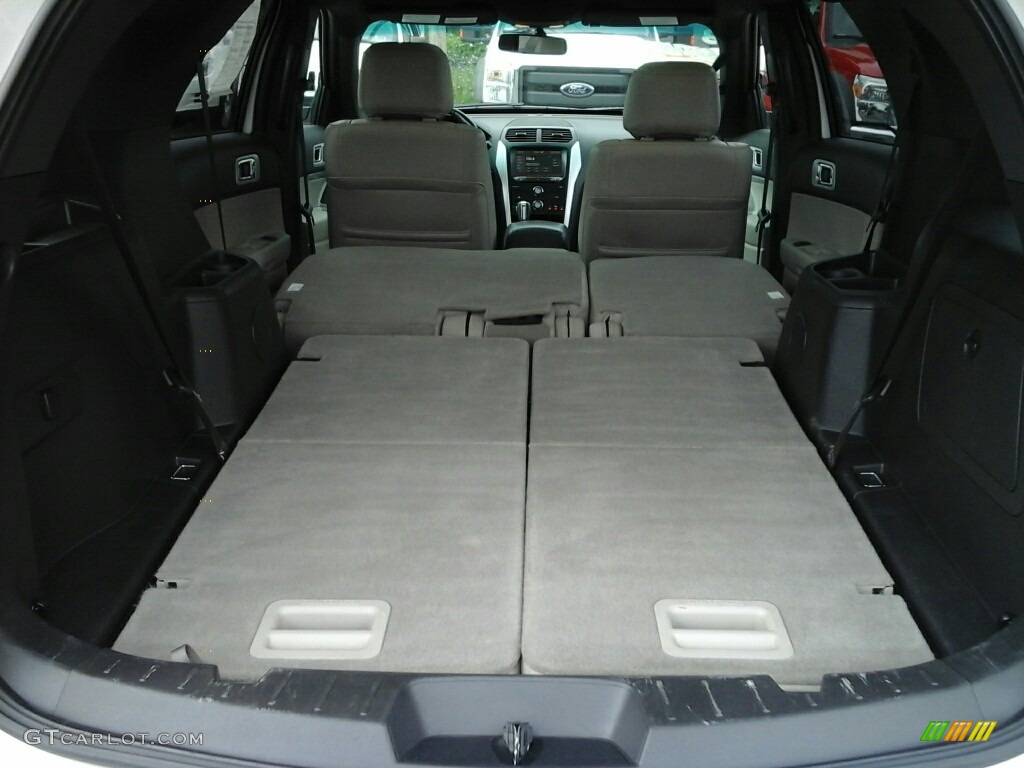 2013 Explorer XLT 4WD - Oxford White / Medium Light Stone photo #10