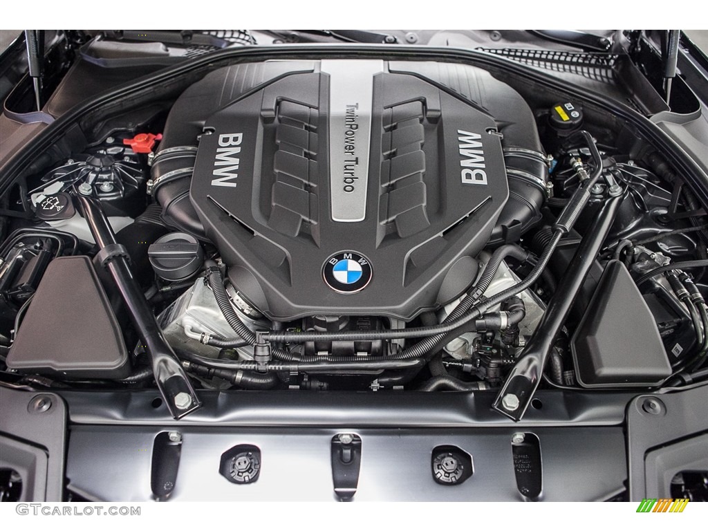 2016 BMW 5 Series 550i Sedan Engine Photos