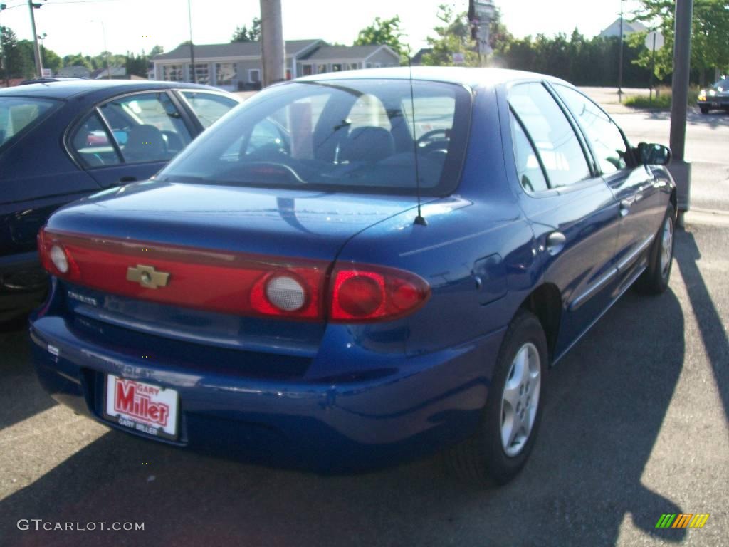 2005 Cavalier Sedan - Arrival Blue Metallic / Graphite Gray photo #5