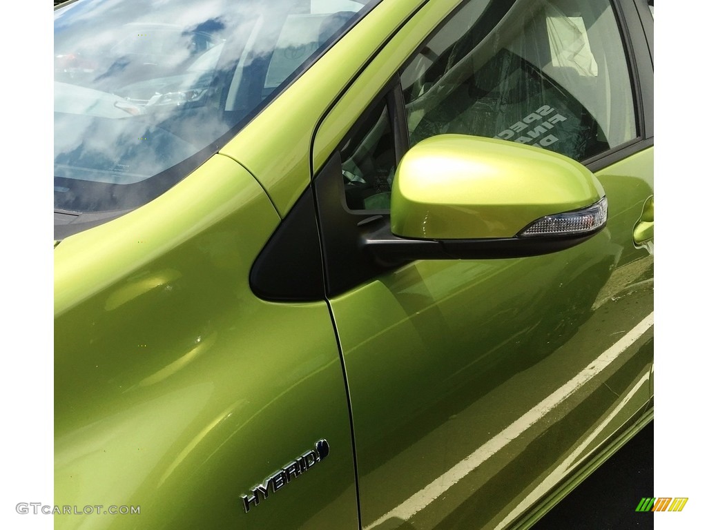 2016 Prius c One - Electric Lime Metallic / Black photo #3