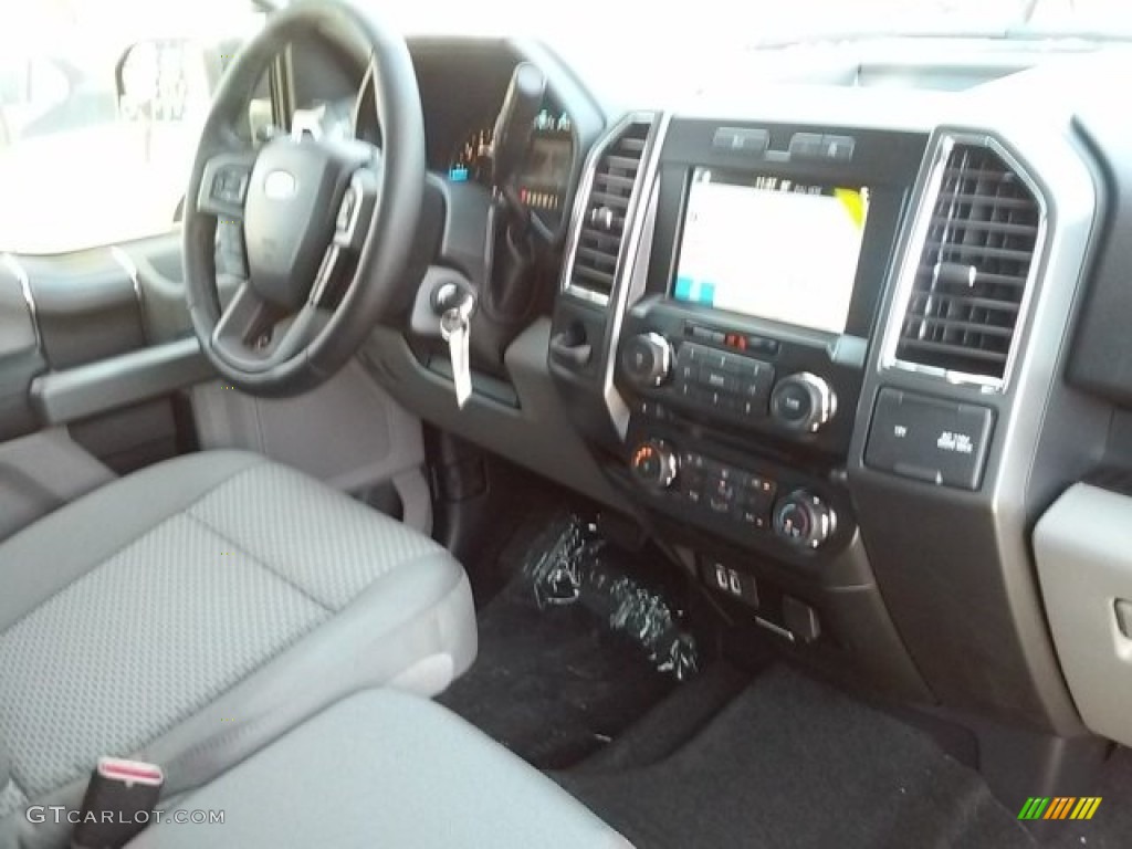 2016 F150 XLT SuperCrew - Blue Jeans / Medium Earth Gray photo #15