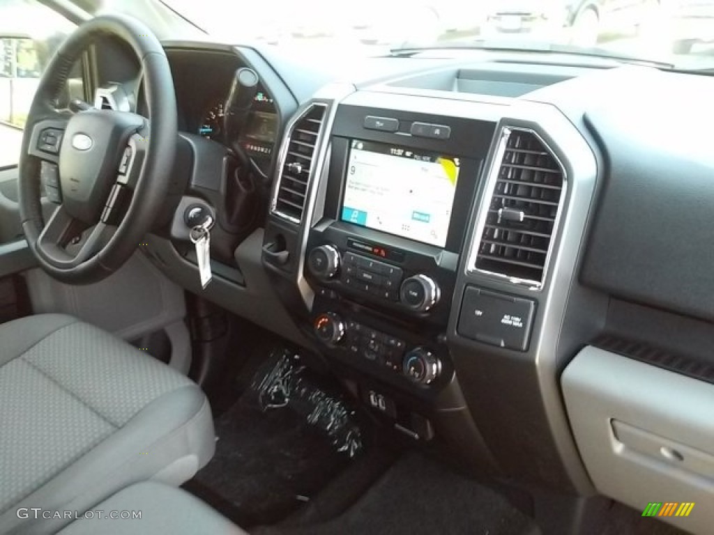 2016 F150 XLT SuperCrew - Blue Jeans / Medium Earth Gray photo #17