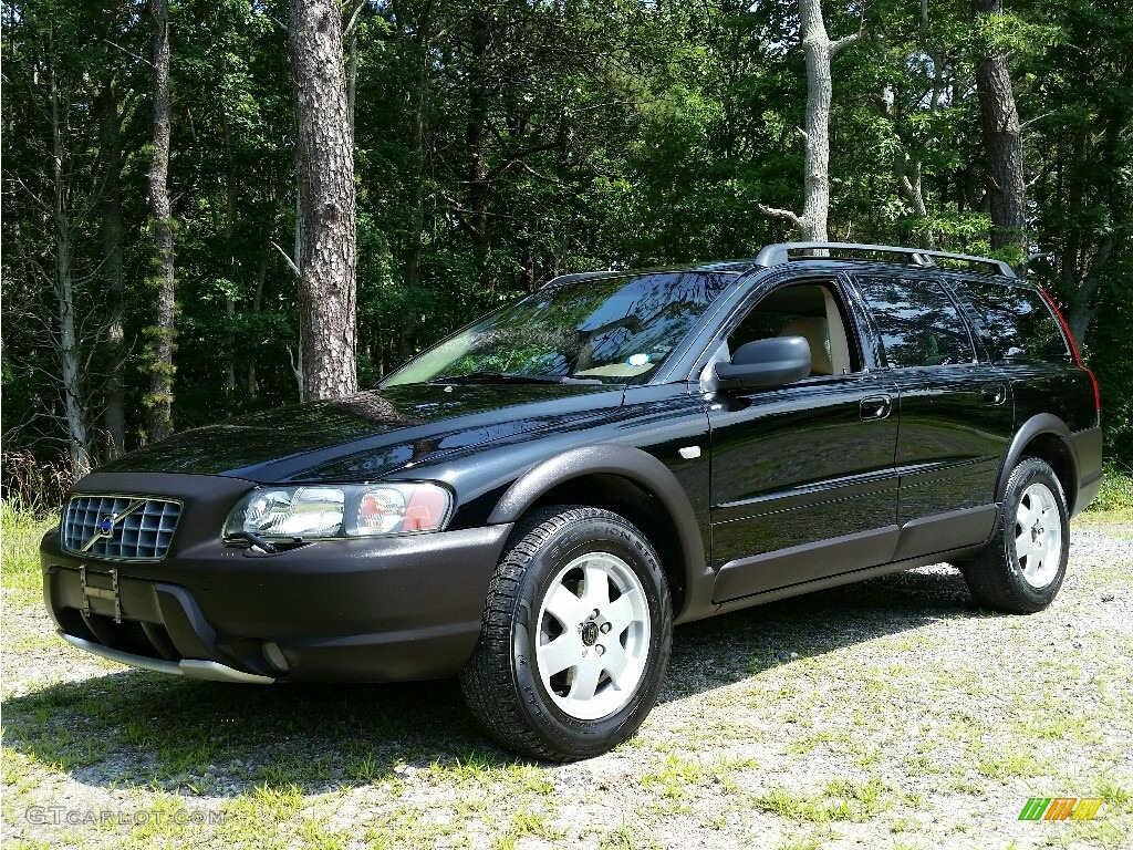 2004 XC70 AWD - Black / Beige/Light Sand photo #1