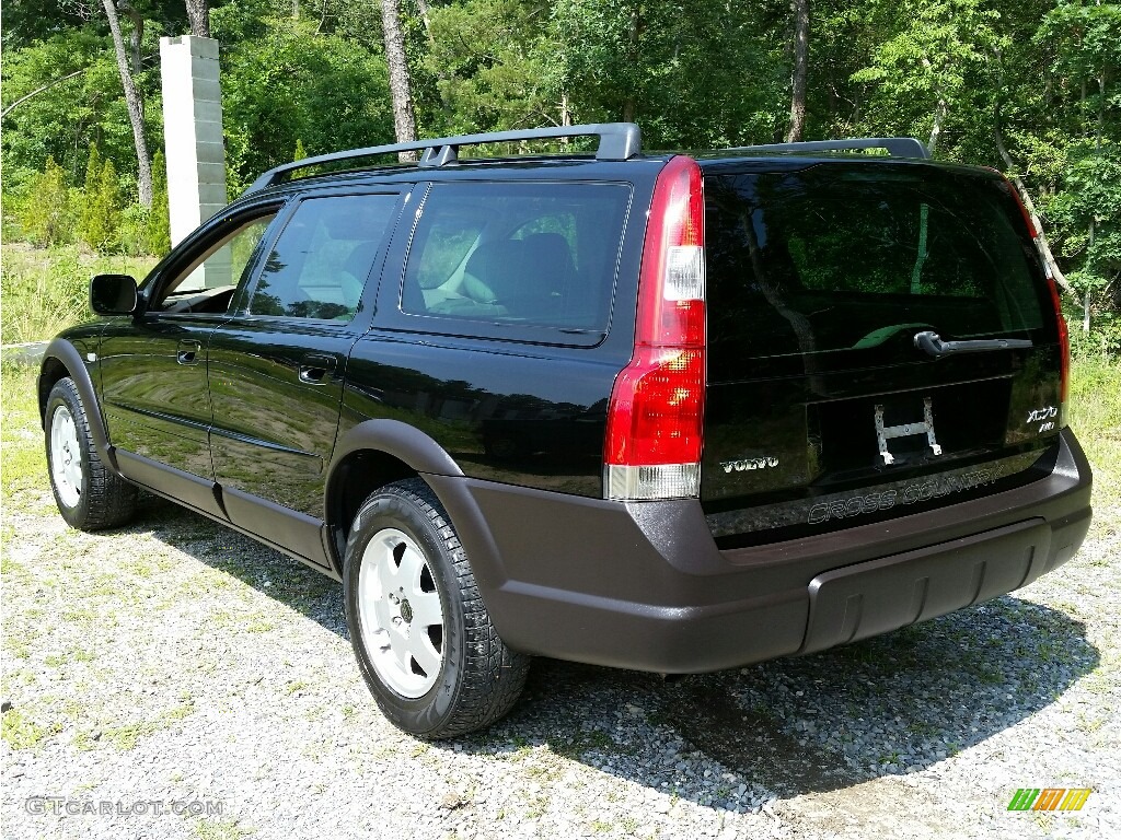 2004 XC70 AWD - Black / Beige/Light Sand photo #6