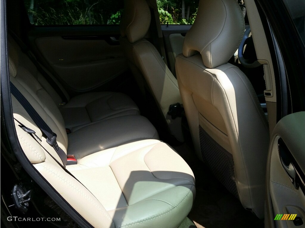 2004 XC70 AWD - Black / Beige/Light Sand photo #13