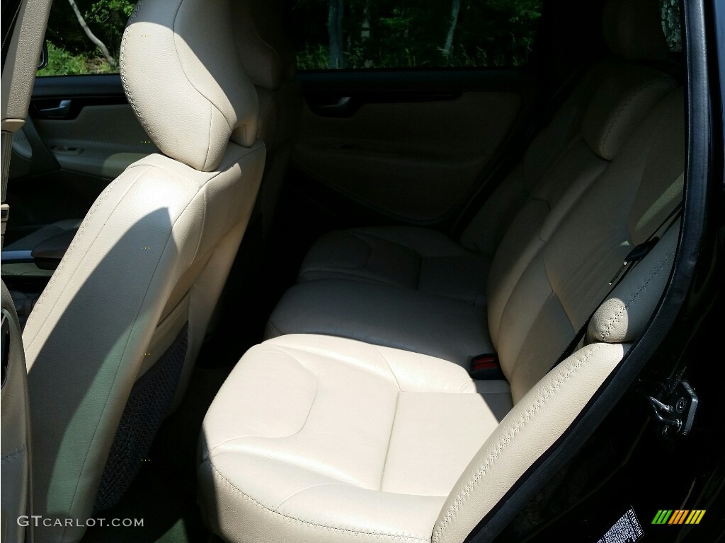 2004 XC70 AWD - Black / Beige/Light Sand photo #25