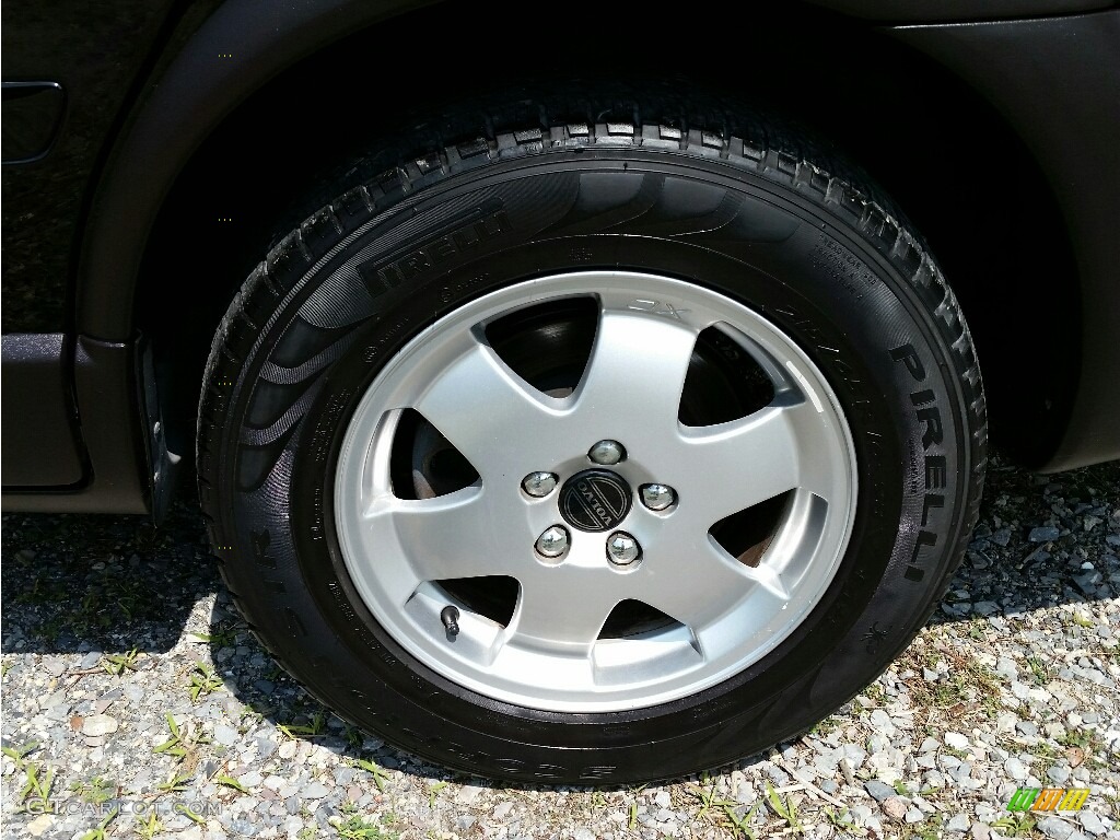 2004 XC70 AWD - Black / Beige/Light Sand photo #28