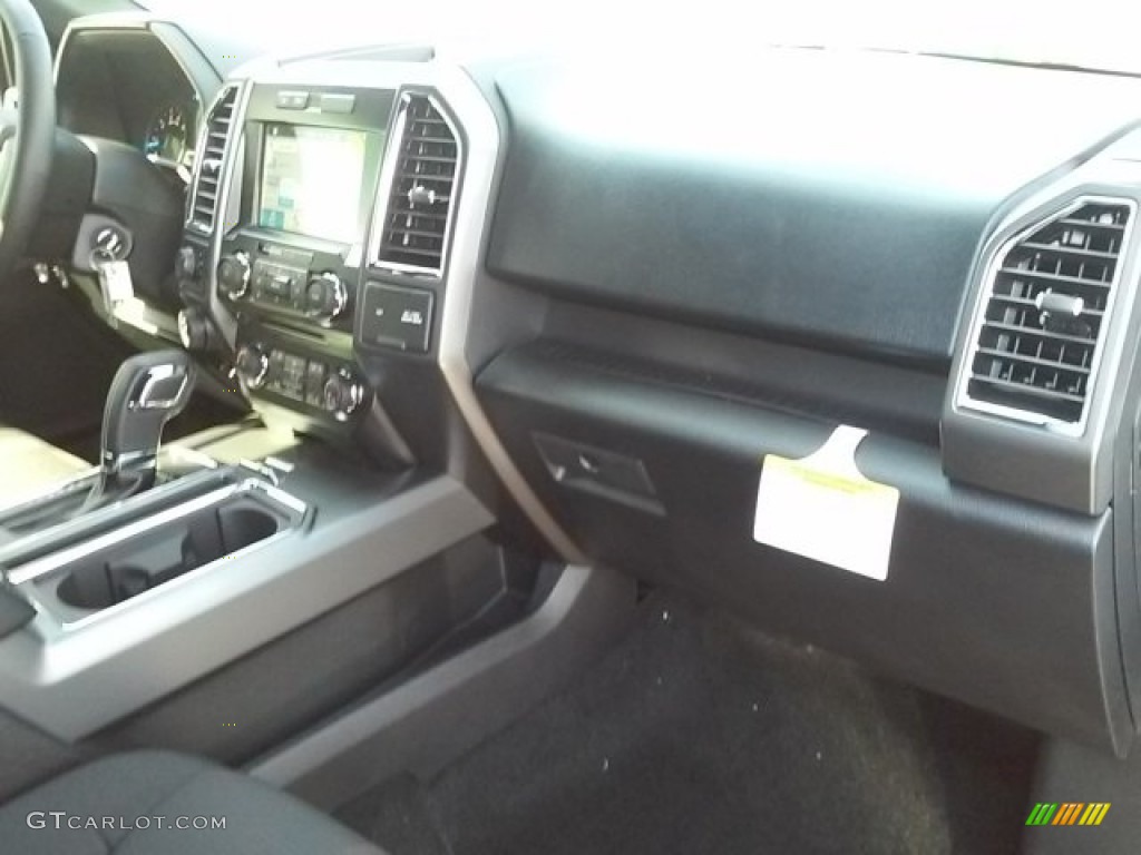 2016 F150 XLT SuperCrew 4x4 - Oxford White / Black photo #16