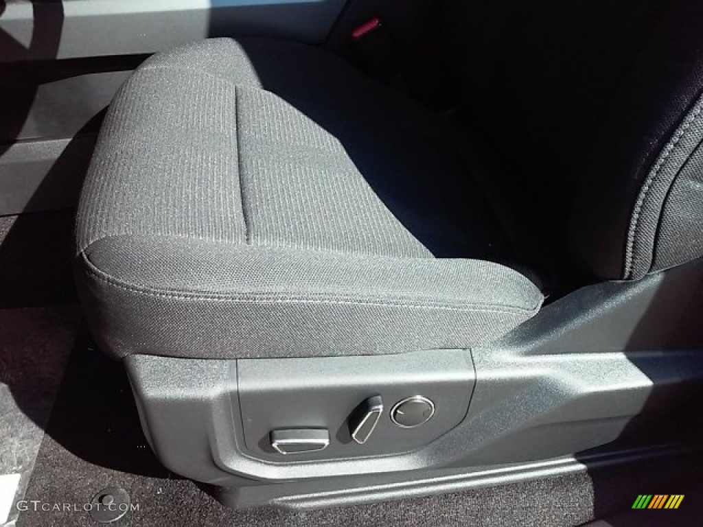 2016 F150 XLT SuperCrew 4x4 - Oxford White / Black photo #18