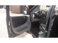 Brilliant Black Crystal Pearl - Grand Caravan Crew Photo No. 28