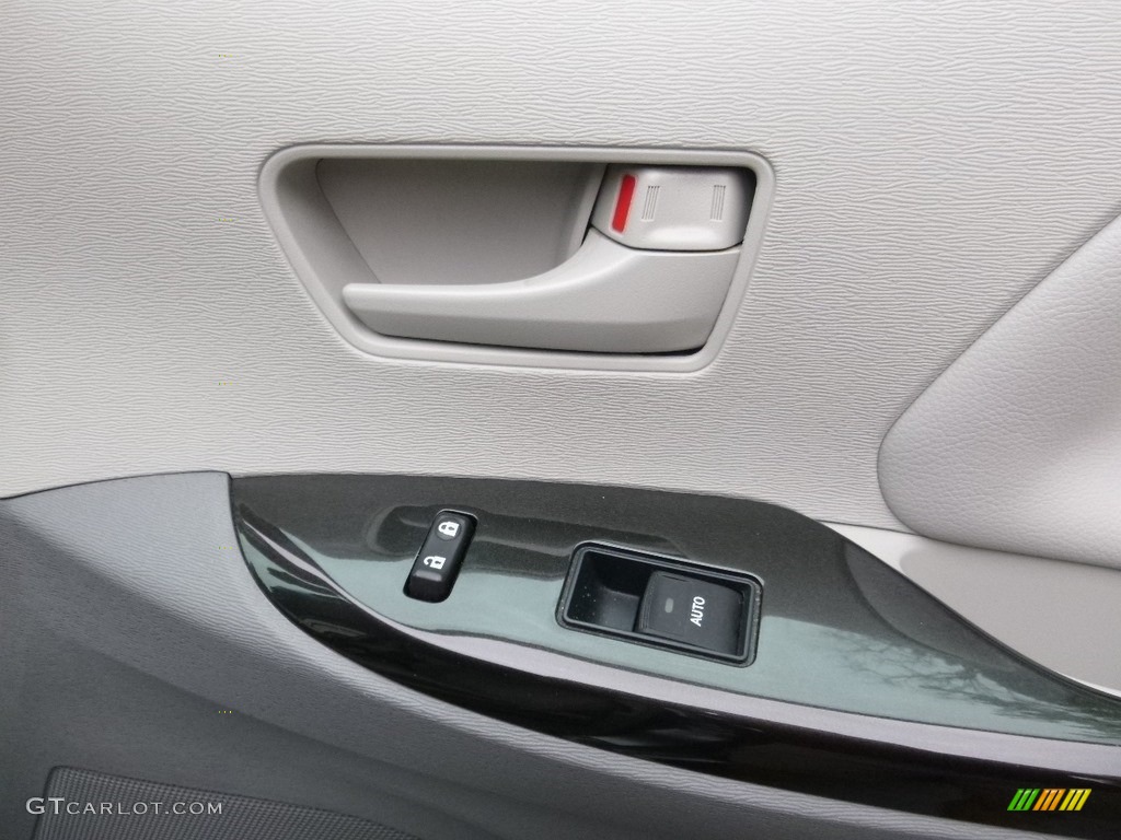 2014 Sienna LE AWD - Silver Sky Metallic / Light Gray photo #10