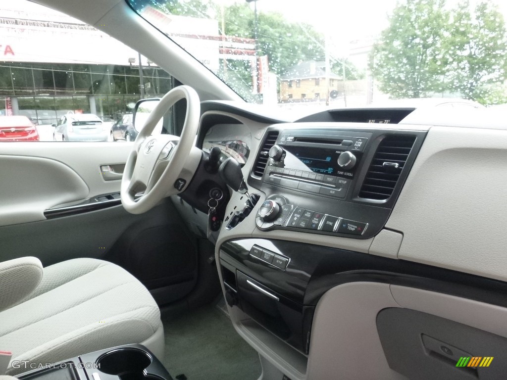 2014 Sienna LE AWD - Silver Sky Metallic / Light Gray photo #11