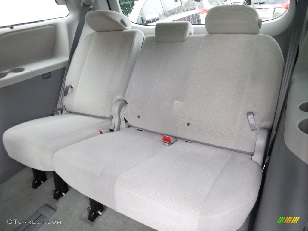 2014 Sienna LE AWD - Silver Sky Metallic / Light Gray photo #17