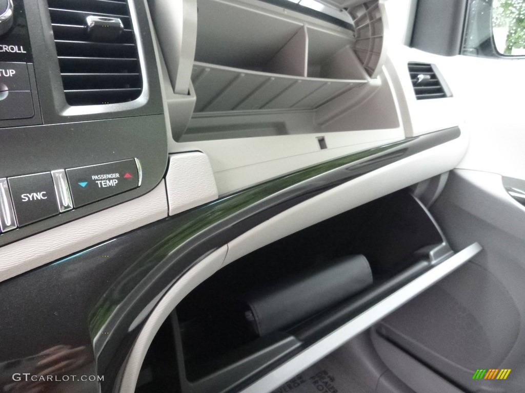 2014 Sienna LE AWD - Silver Sky Metallic / Light Gray photo #23