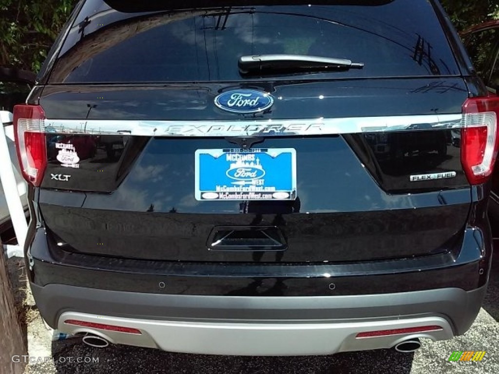 2016 Explorer XLT - Shadow Black / Ebony Black photo #5