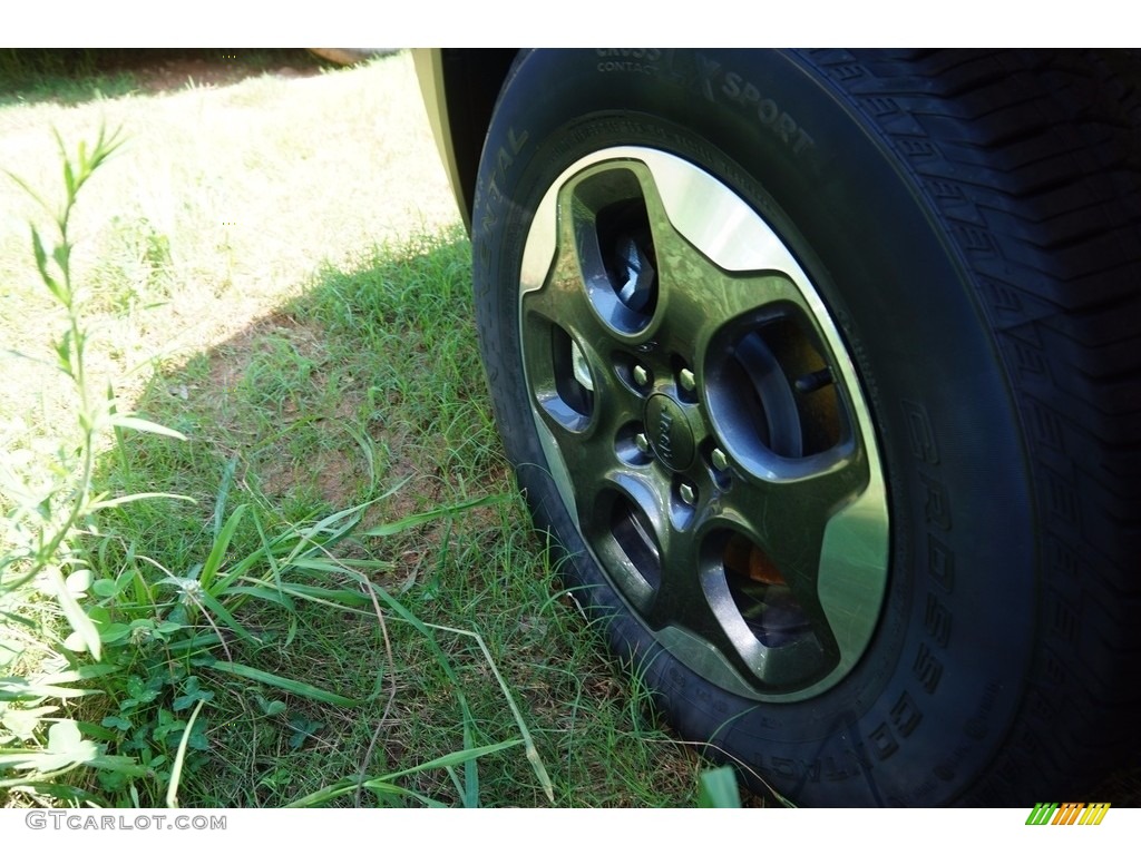 2016 Renegade Sport - Glacier Metallic / Black photo #3