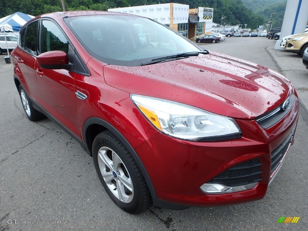 2013 Escape SE 2.0L EcoBoost 4WD - Ruby Red Metallic / Charcoal Black photo #8