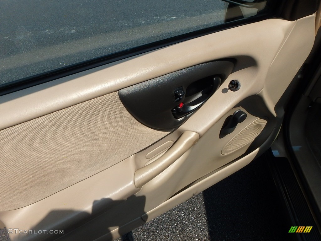 2001 Malibu Sedan - Light Driftwood Metallic / Neutral photo #11