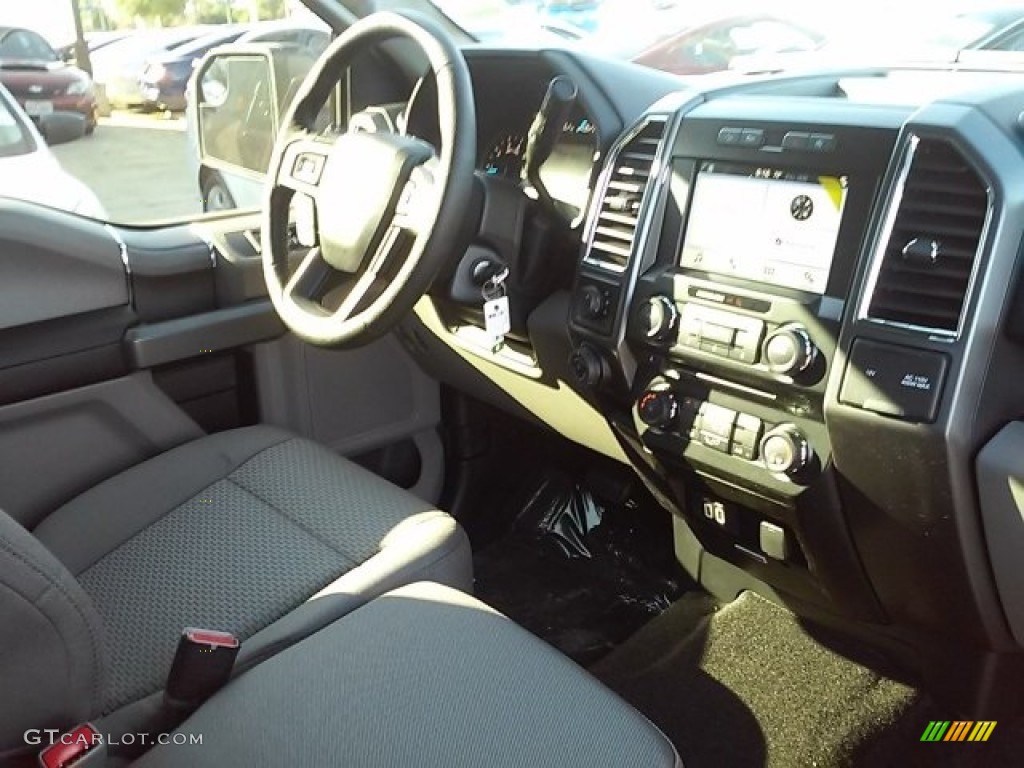 2016 F150 XLT SuperCrew 4x4 - Oxford White / Medium Earth Gray photo #19