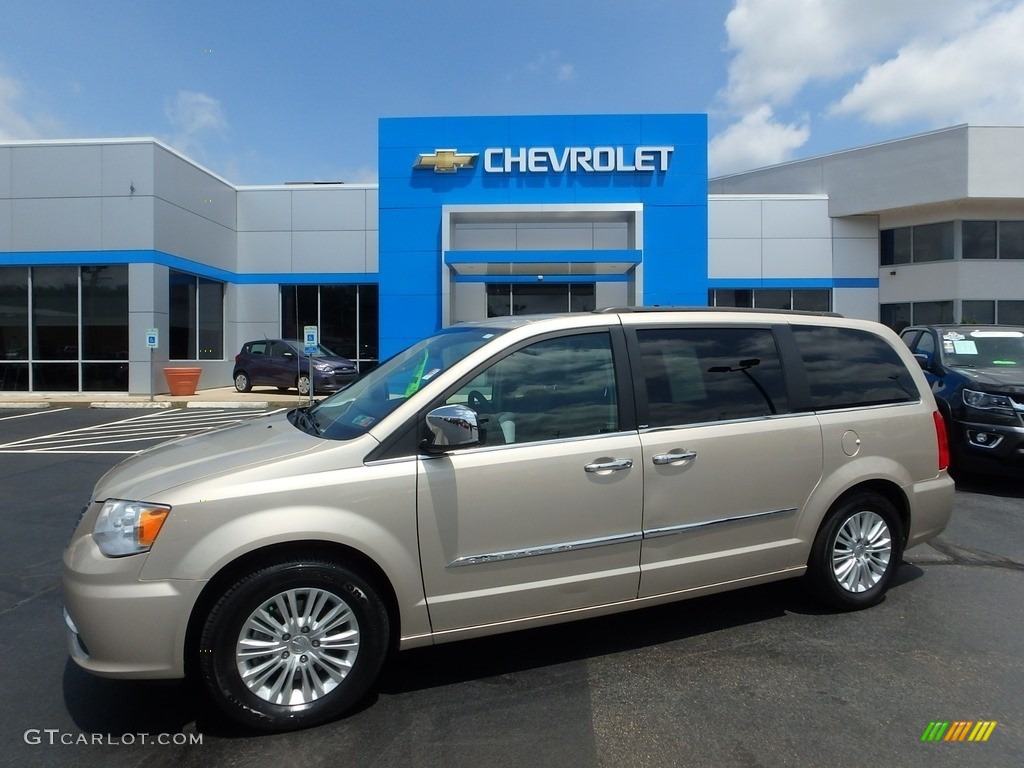 2012 Town & Country Touring - L - Cashmere Pearl / Black/Light Graystone photo #1