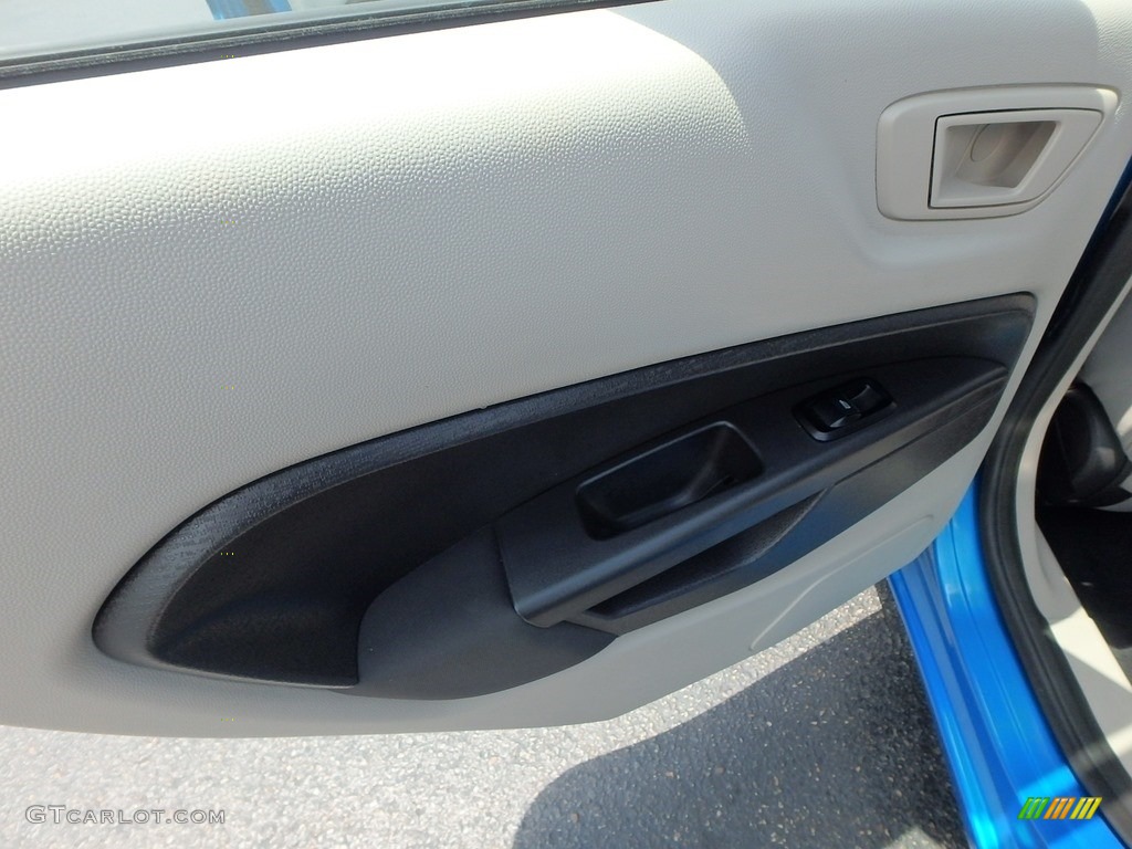 2012 Fiesta SE Hatchback - Blue Candy Metallic / Light Stone/Charcoal Black photo #23