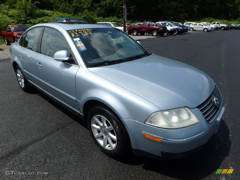 2004 Volkswagen Passat GLS Sedan Exterior Photos