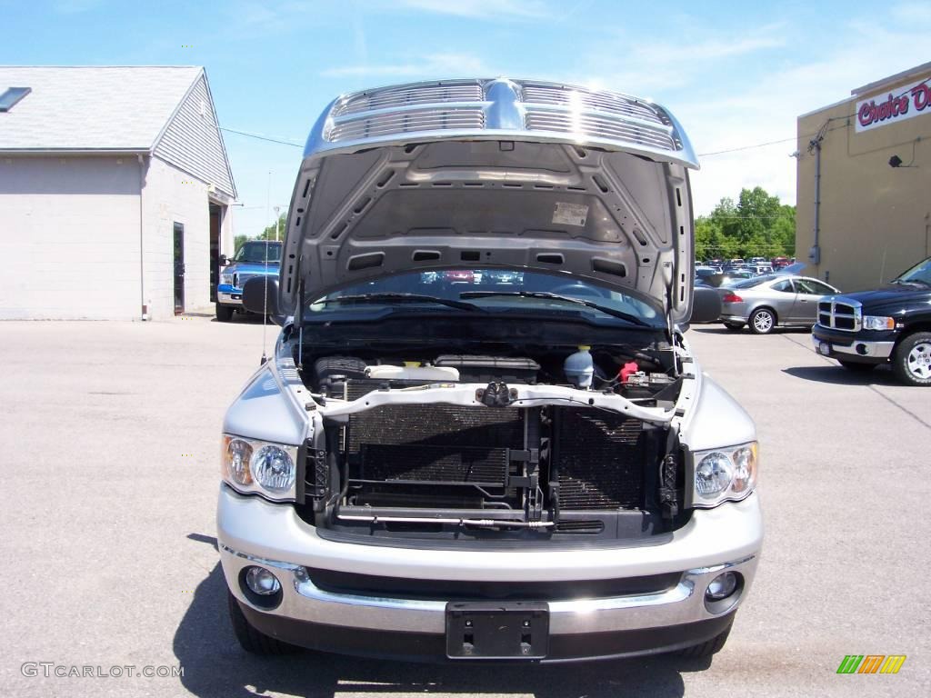 2004 Ram 1500 SLT Quad Cab 4x4 - Bright Silver Metallic / Dark Slate Gray photo #14