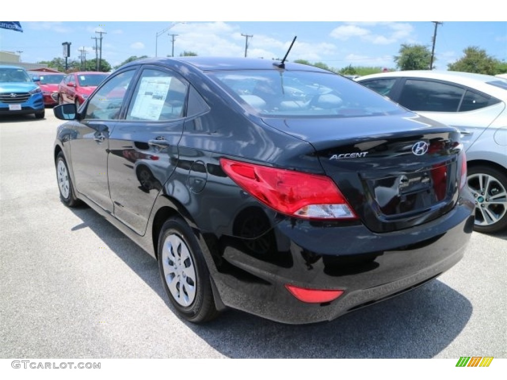 2016 Accent SE Sedan - Ultra Black / Gray photo #5