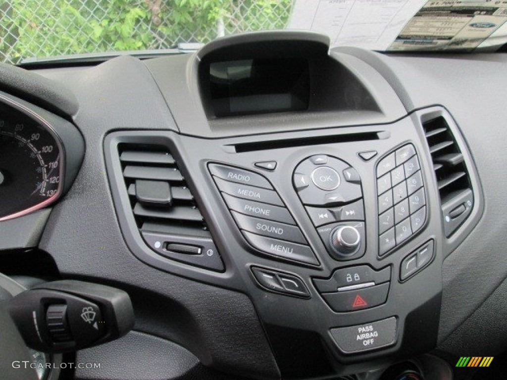 2015 Fiesta SE Sedan - Magnetic Metallic / Charcoal Black photo #22