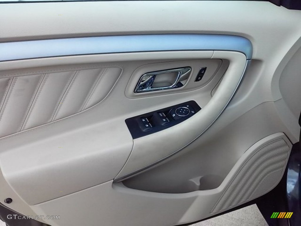 2016 Ford Taurus SE Dune Door Panel Photo #114285943