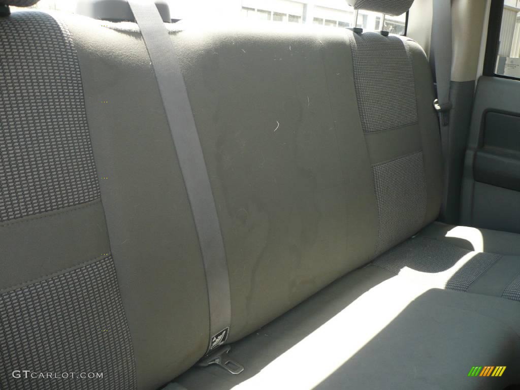 2006 Ram 2500 SLT Quad Cab 4x4 - Bright White / Medium Slate Gray photo #9