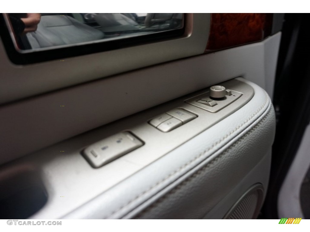 2006 Navigator Luxury 4x4 - Black / Dove Grey photo #13
