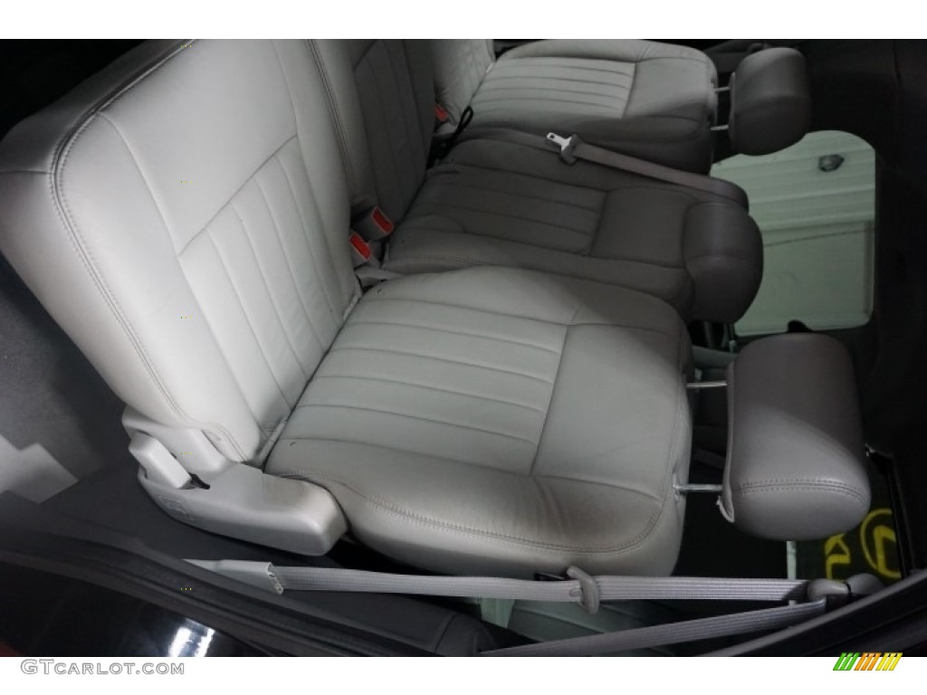 2006 Navigator Luxury 4x4 - Black / Dove Grey photo #26