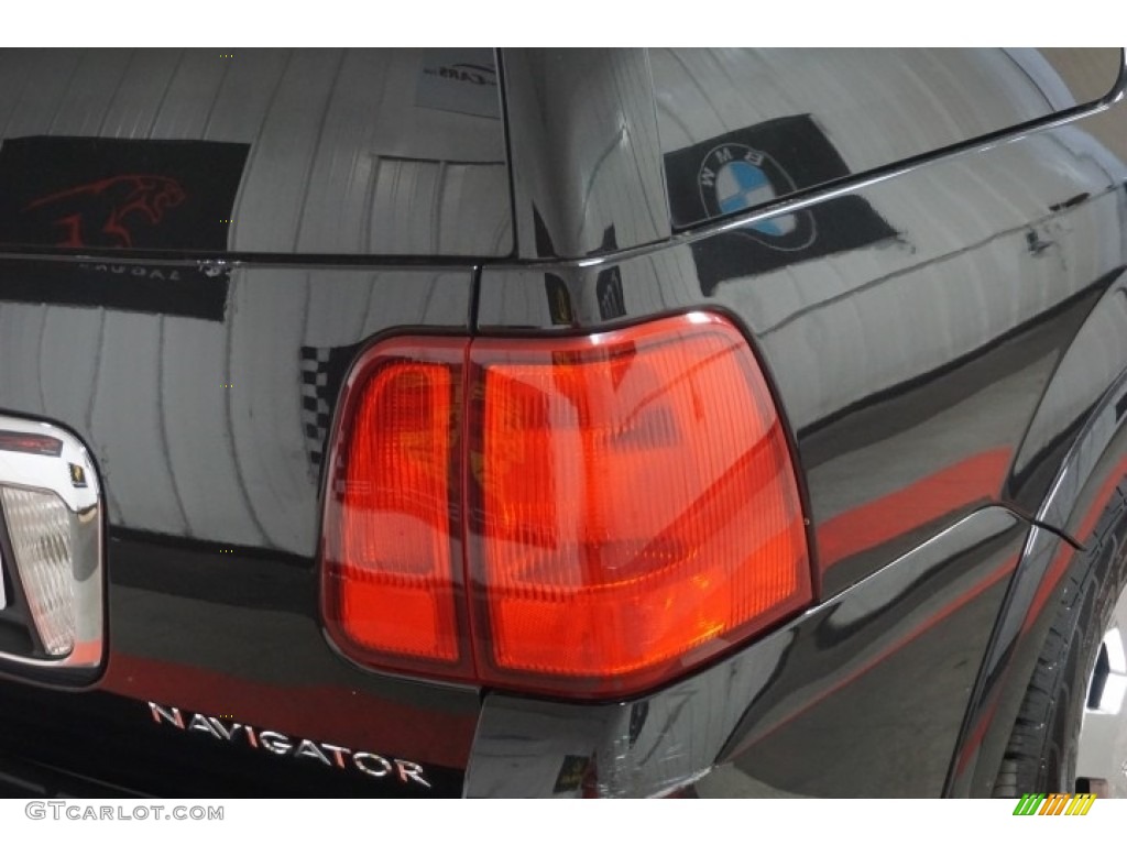 2006 Navigator Luxury 4x4 - Black / Dove Grey photo #79