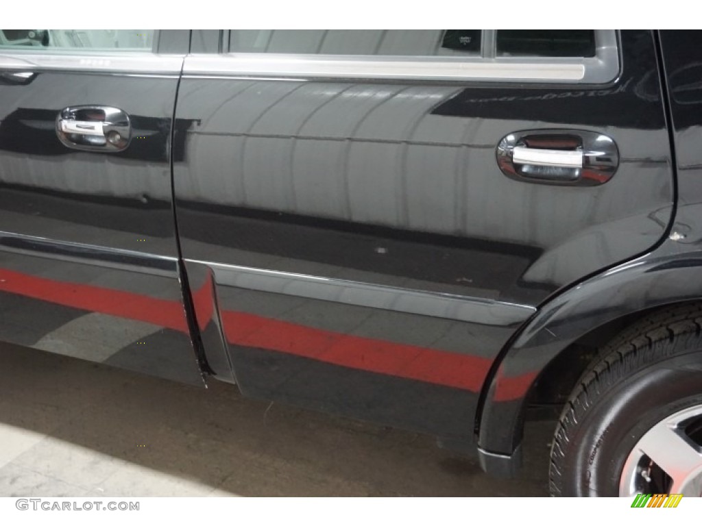 2006 Navigator Luxury 4x4 - Black / Dove Grey photo #91